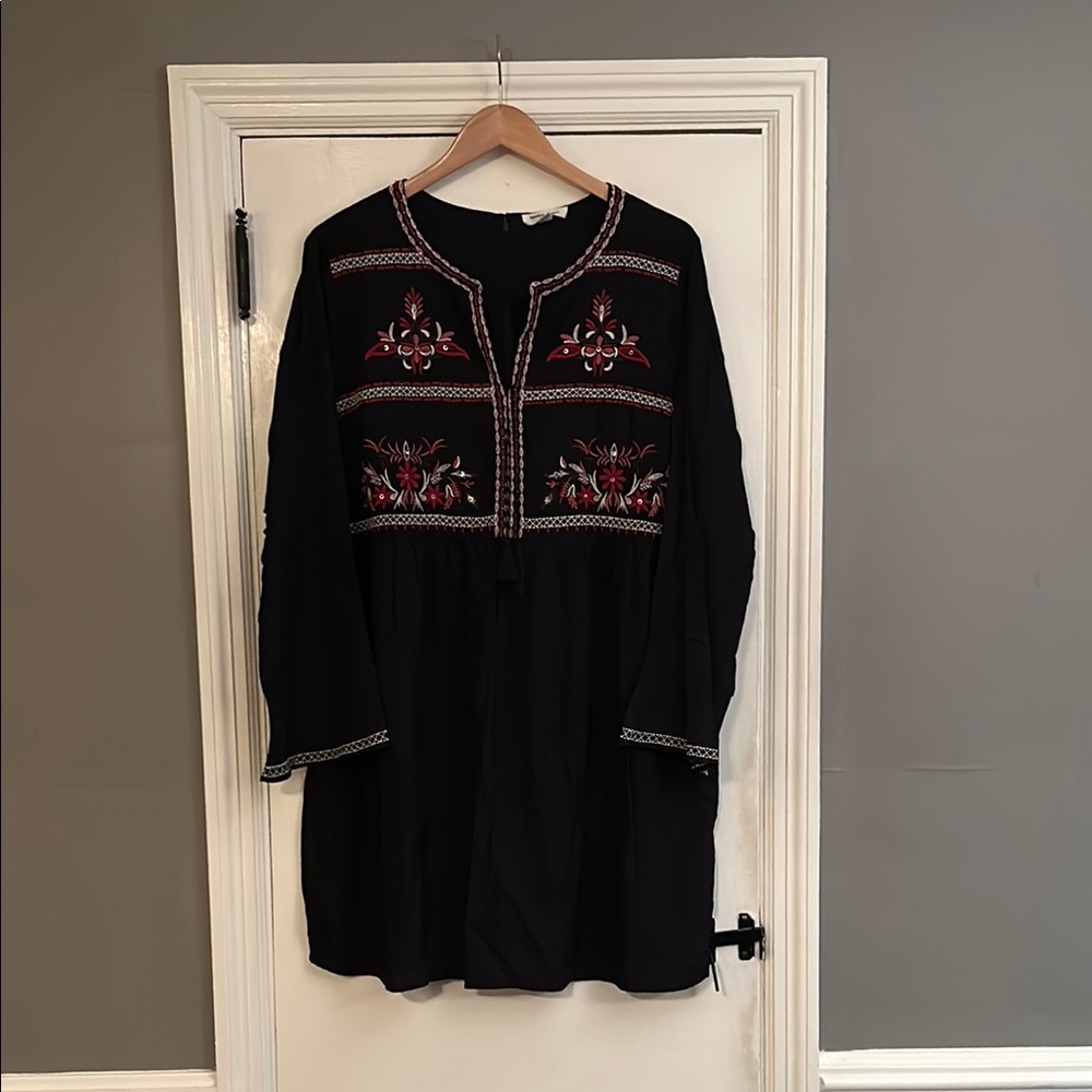 beachlunchlounge Embroidered Black Dress